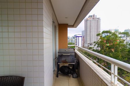 Apartamento para alugar com 116m², 4 quartos e 2 vagas Apartamento para alugar com 116m², 4 quartos e 2 vagasVaranda