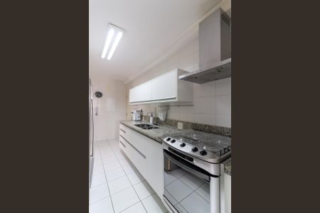 Apartamento para alugar com 116m², 4 quartos e 2 vagas Apartamento para alugar com 116m², 4 quartos e 2 vagasCozinha