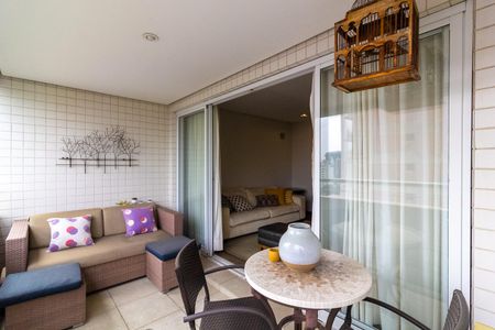 Apartamento para alugar com 116m², 4 quartos e 2 vagas Apartamento para alugar com 116m², 4 quartos e 2 vagasVaranda