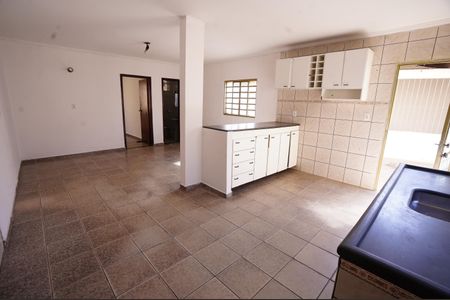 Casa para alugar com 360m², 5 quartos e 7 vagas Casa para alugar com 360m², 5 quartos e 7 vagasCozinha