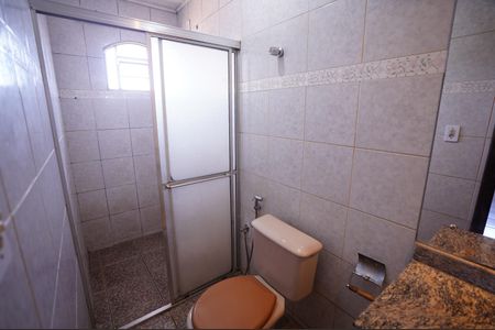 Casa para alugar com 360m², 5 quartos e 7 vagas Casa para alugar com 360m², 5 quartos e 7 vagasBanheiro da Suíte 1