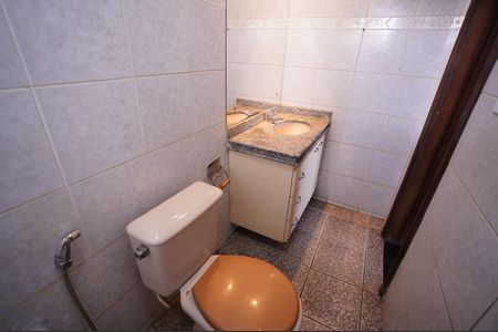Casa para alugar com 360m², 5 quartos e 7 vagas Casa para alugar com 360m², 5 quartos e 7 vagasBanheiro da Suíte 1