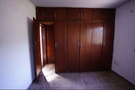 Casa para alugar com 360m², 5 quartos e 7 vagas Casa para alugar com 360m², 5 quartos e 7 vagasSuíte 2