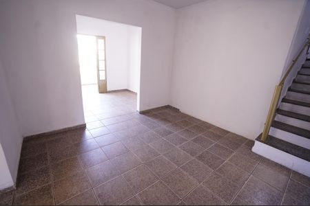 Casa para alugar com 360m², 5 quartos e 7 vagas Casa para alugar com 360m², 5 quartos e 7 vagasSala