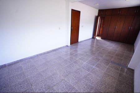 Casa para alugar com 360m², 5 quartos e 7 vagas Casa para alugar com 360m², 5 quartos e 7 vagasSuíte 2
