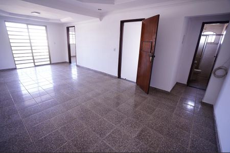 Casa para alugar com 360m², 5 quartos e 7 vagas Casa para alugar com 360m², 5 quartos e 7 vagasHall dos Quartos