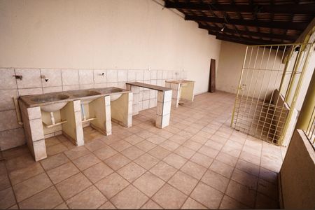 Casa para alugar com 360m², 5 quartos e 7 vagas Casa para alugar com 360m², 5 quartos e 7 vagasÁrea de Serviço