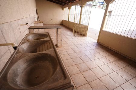 Casa para alugar com 360m², 5 quartos e 7 vagas Casa para alugar com 360m², 5 quartos e 7 vagasÁrea de Serviço