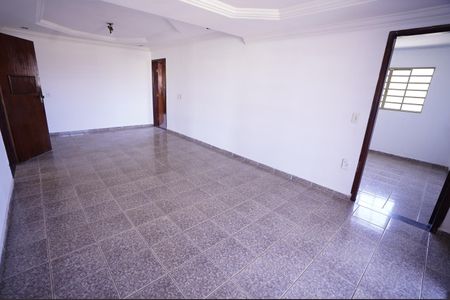 Casa para alugar com 360m², 5 quartos e 7 vagas Casa para alugar com 360m², 5 quartos e 7 vagasHall dos Quartos