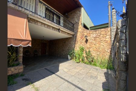 Casa para alugar com 420m², 4 quartos e 3 vagas Casa para alugar com 420m², 4 quartos e 3 vagasÁrea Externa