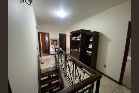 Casa para alugar com 420m², 4 quartos e 3 vagas Casa para alugar com 420m², 4 quartos e 3 vagasHall