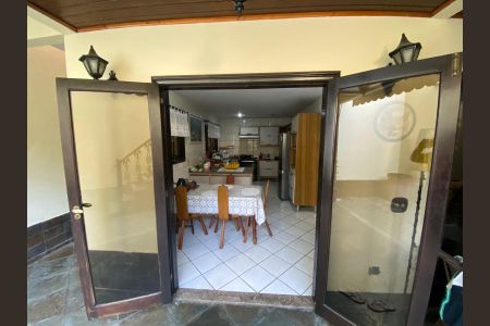 Casa para alugar com 420m², 4 quartos e 3 vagas Casa para alugar com 420m², 4 quartos e 3 vagasCozinha