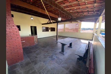 Casa para alugar com 420m², 4 quartos e 3 vagas Casa para alugar com 420m², 4 quartos e 3 vagasÁrea Externa