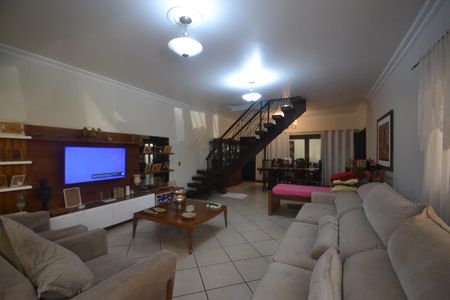 Casa para alugar com 420m², 4 quartos e 3 vagasSala