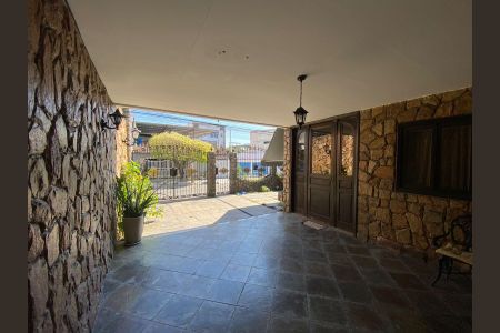 Casa para alugar com 420m², 4 quartos e 3 vagas Casa para alugar com 420m², 4 quartos e 3 vagasÁrea Externa