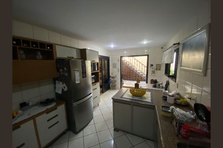 Casa para alugar com 420m², 4 quartos e 3 vagas Casa para alugar com 420m², 4 quartos e 3 vagasCozinha