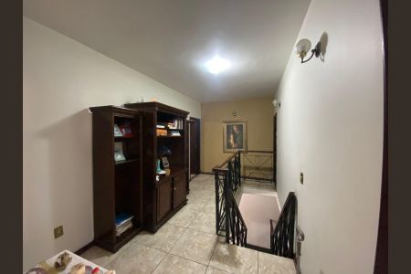 Casa para alugar com 420m², 4 quartos e 3 vagas Casa para alugar com 420m², 4 quartos e 3 vagasHall