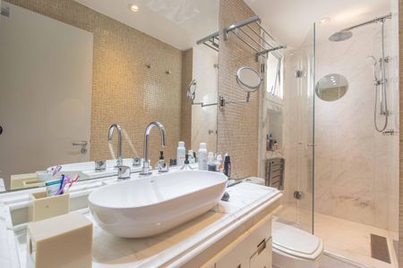 Apartamento à venda com 170m², 3 quartos e 3 vagasBanheiro 2 da Suíte