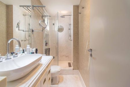 Apartamento à venda com 170m², 3 quartos e 3 vagasBanheiro 2 da Suíte