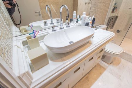 Apartamento à venda com 170m², 3 quartos e 3 vagasBanheiro 2 da Suíte