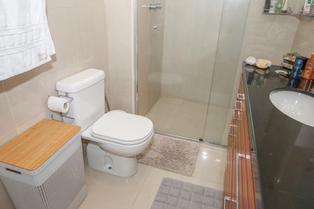 Apartamento à venda com 162m², 3 quartos e 3 vagasBanheiro da Suíte 1