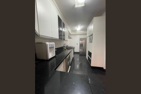 Apartamento à venda com 127m², 3 quartos e 2 vagas Apartamento à venda com 127m², 3 quartos e 2 vagasCozinha