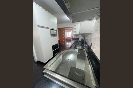 Apartamento à venda com 127m², 3 quartos e 2 vagas Apartamento à venda com 127m², 3 quartos e 2 vagasCozinha