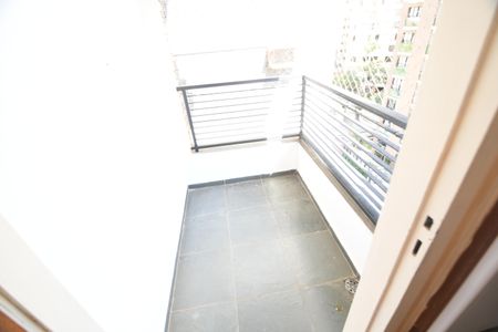 Sacada de apartamento à venda com 3 quartos, 95m² em Cambuí, Campinas