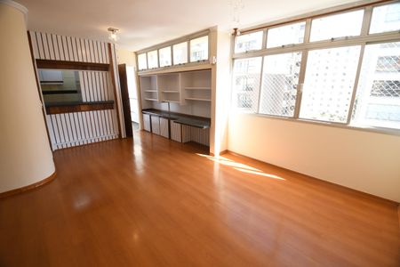 Sala de apartamento à venda com 3 quartos, 95m² em Cambuí, Campinas