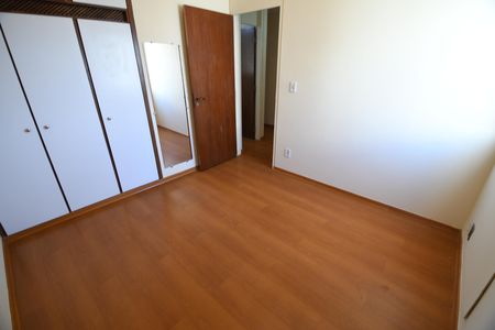 Apartamento à venda com 95m², 3 quartos e 1 vagaQuarto 2