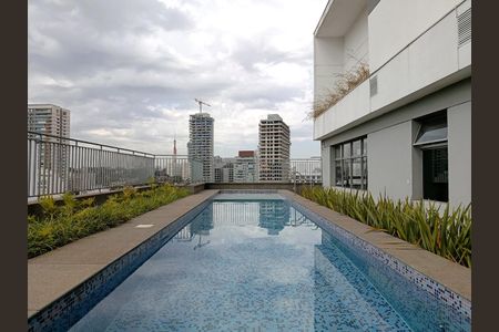 Studio para alugar com 25m², 1 quarto e sem vaga Studio para alugar com 25m², 1 quarto e sem vagaÁrea comum - Piscina