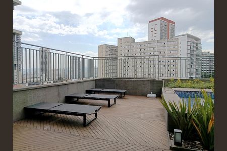 Studio para alugar com 25m², 1 quarto e sem vaga Studio para alugar com 25m², 1 quarto e sem vagaÁrea comum - Piscina