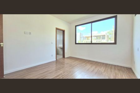 Casa de condomínio à venda com 525m², 4 quartos e 4 vagas Casa de condomínio à venda com 525m², 4 quartos e 4 vagasSuíte 3