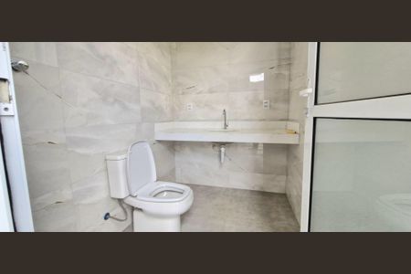 Casa de condomínio à venda com 525m², 4 quartos e 4 vagas Casa de condomínio à venda com 525m², 4 quartos e 4 vagasBanheiro Social