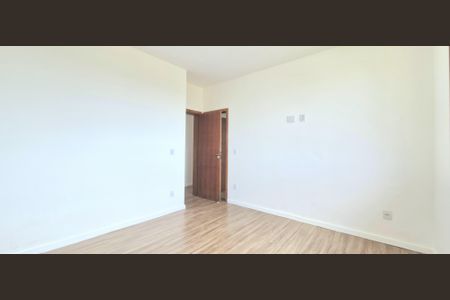 Casa de condomínio à venda com 525m², 4 quartos e 4 vagas Casa de condomínio à venda com 525m², 4 quartos e 4 vagasSuíte 2