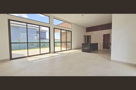 Casa de condomínio à venda com 525m², 4 quartos e 4 vagas Casa de condomínio à venda com 525m², 4 quartos e 4 vagasCozinha