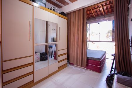 Casa para alugar com 100m², 2 quartos e 1 vaga Casa para alugar com 100m², 2 quartos e 1 vagaCorredor