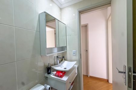 Apartamento à venda com 45m², 2 quartos e 1 vaga Apartamento à venda com 45m², 2 quartos e 1 vagaBanheiro Social