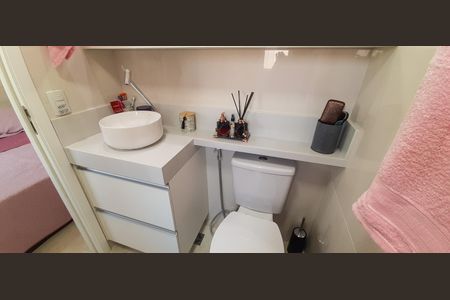 Apartamento à venda com 64m², 3 quartos e 2 vagas Apartamento à venda com 64m², 3 quartos e 2 vagasBanheiro da Suíte