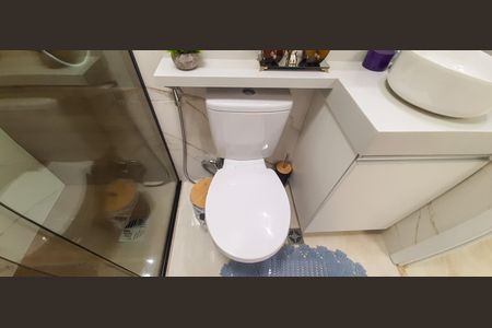 Apartamento à venda com 64m², 3 quartos e 2 vagas Apartamento à venda com 64m², 3 quartos e 2 vagasBanheiro Social