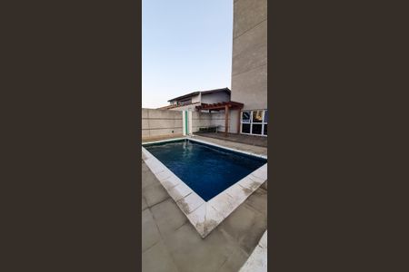 Apartamento à venda com 64m², 3 quartos e 2 vagas Apartamento à venda com 64m², 3 quartos e 2 vagasÁrea comum - Piscina