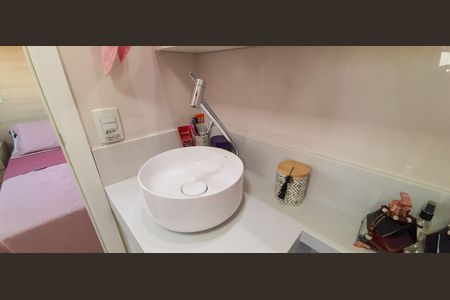 Apartamento à venda com 64m², 3 quartos e 2 vagas Apartamento à venda com 64m², 3 quartos e 2 vagasBanheiro da Suíte