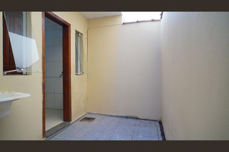 Casa para alugar com 90m², 2 quartos e 1 vaga Casa para alugar com 90m², 2 quartos e 1 vagaÁrea de serviço
