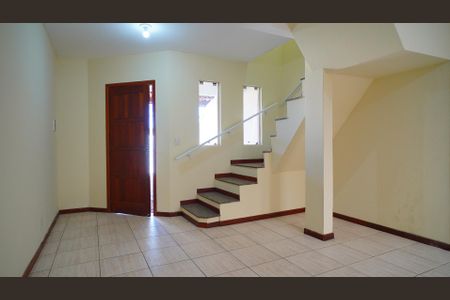 Sala de casa para alugar com 2 quartos, 90m² em São João do Rio Vermelho, Florianópolis
