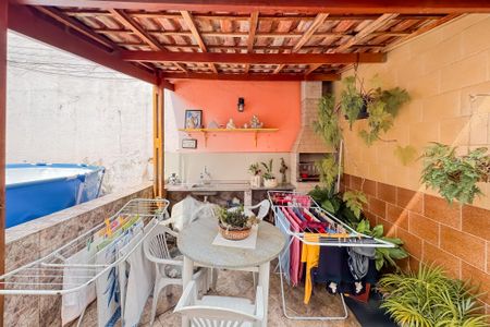 Casa à venda com 90m², 3 quartos e 1 vagaÁrea de Lazer e Churrasqueira