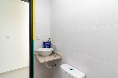 Banheiro de apartamento à venda com 1 quarto, 33m² em Parada Inglesa, São Paulo