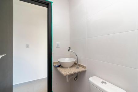 Banheiro de apartamento à venda com 1 quarto, 33m² em Parada Inglesa, São Paulo