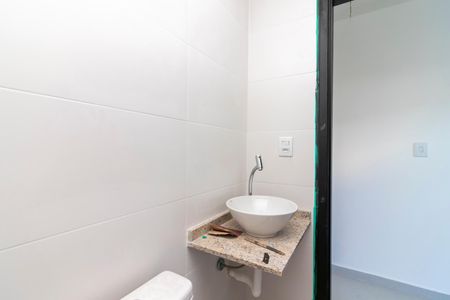 Banheiro de apartamento à venda com 1 quarto, 33m² em Parada Inglesa, São Paulo