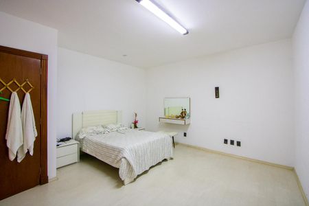 Casa à venda com 567m², 3 quartos e 8 vagasSuíte 2