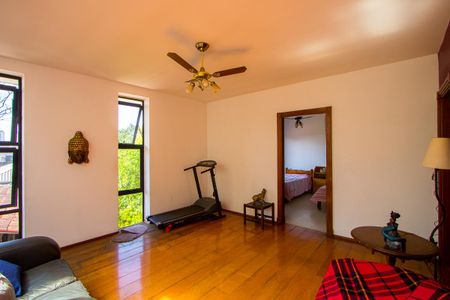 Casa à venda com 567m², 3 quartos e 8 vagasSala 4